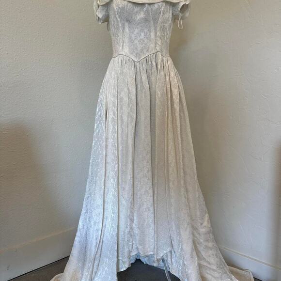 Adeline of California Women’s Small Gown White Jacquard Floral Pearl Net Bridal - Picture 2 of 7